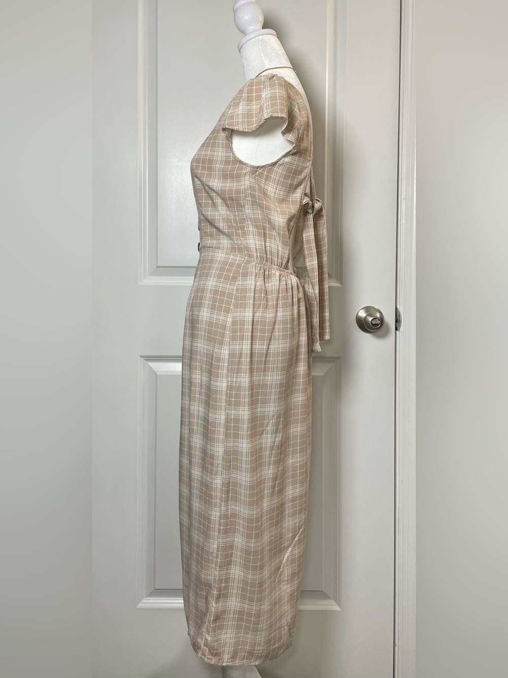 Trixxi Beige Plaid Midi Dress Women’s Medium Open Back Tie Cottagecore - Picture 3 of 13